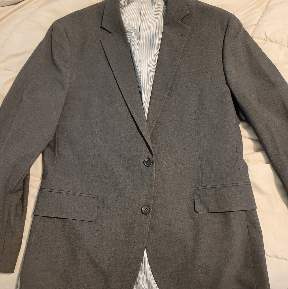 Mens suit - Picture 1 of 12